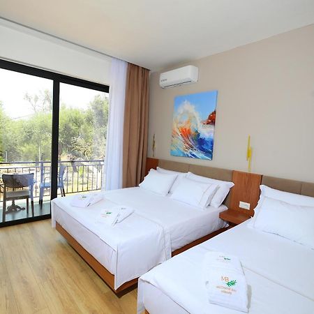 Mezzanine Bay Hotel Himare Exterior photo
