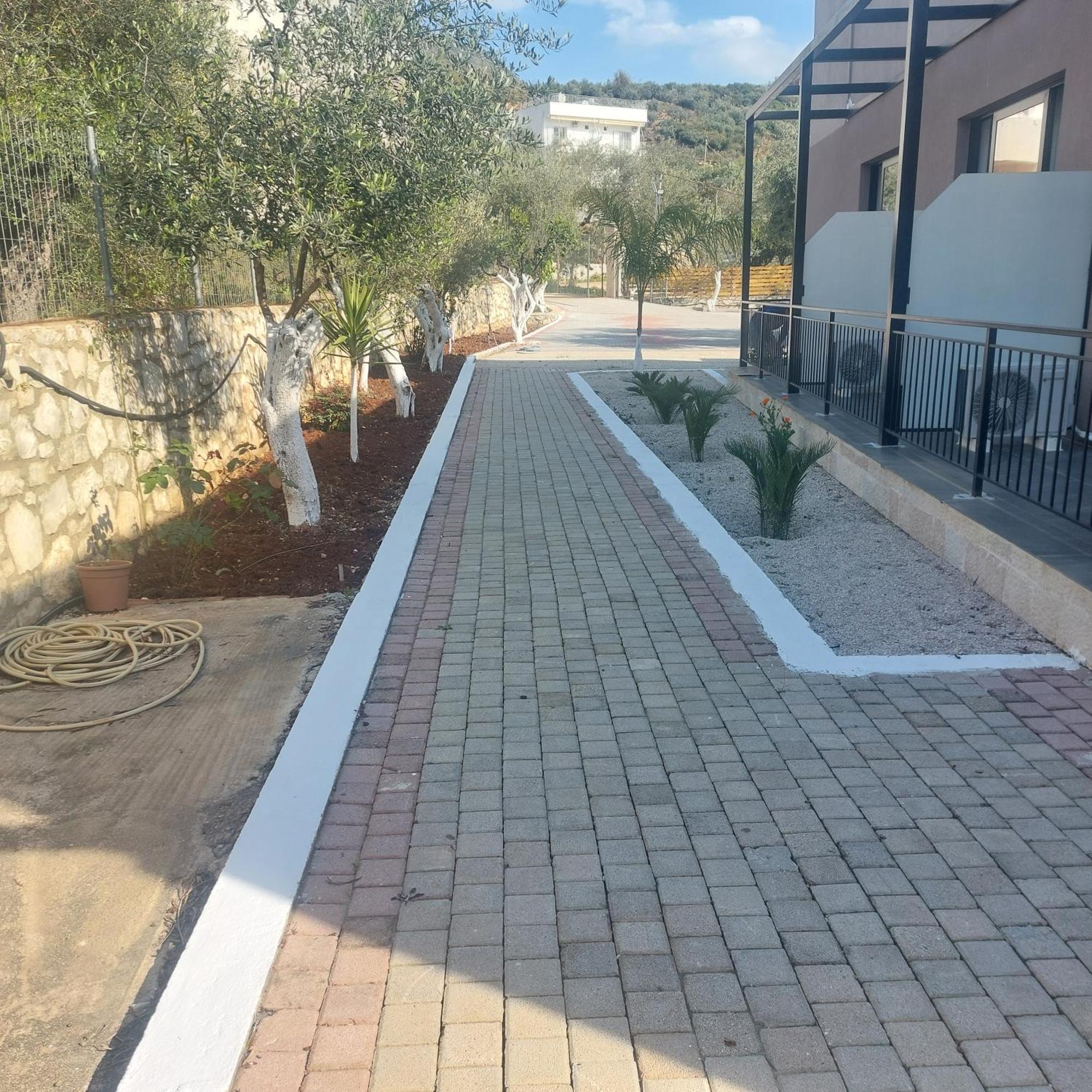 Mezzanine Bay Hotel Himare Exterior photo